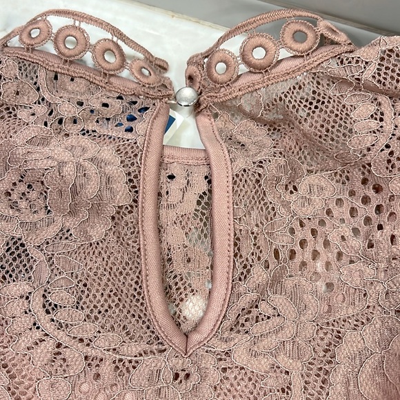 *NWT* Cable & Gauge Lace Long Sleeve Top 🎀 NWT Size Medium - Picture 7 of 8